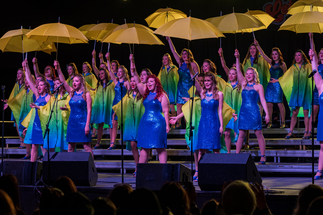 Chicago Street Singers urban performance